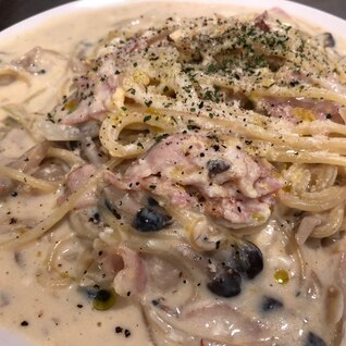 豆乳で作るキノコとベーコンのクリームパスタ